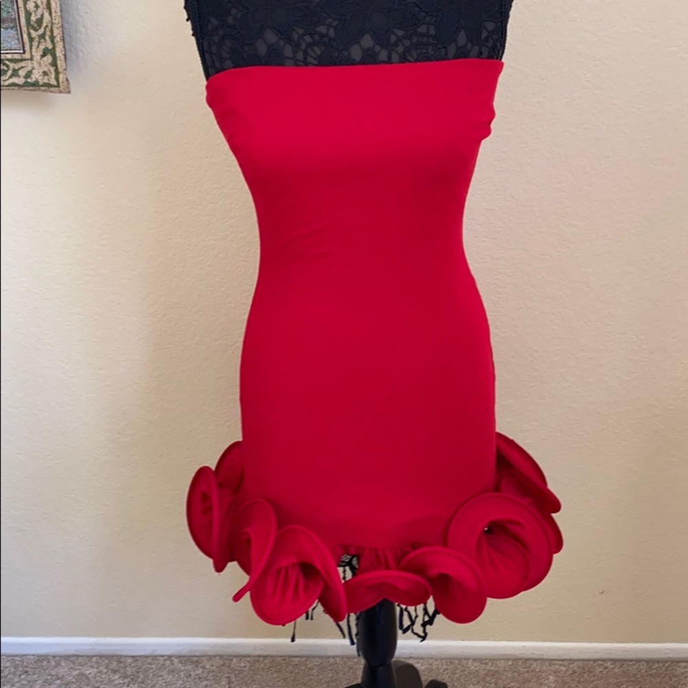 ‼️NWT‼️Red Ruffle Hem dress. (Special Occasion!) - Picture 4 of 8
